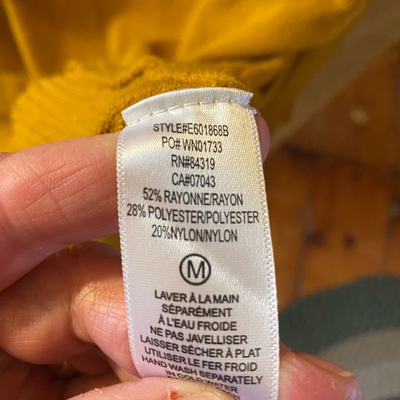 Cyrus brand lovely mustard coloured Womens tunic sweater. - Picture 6 of 6